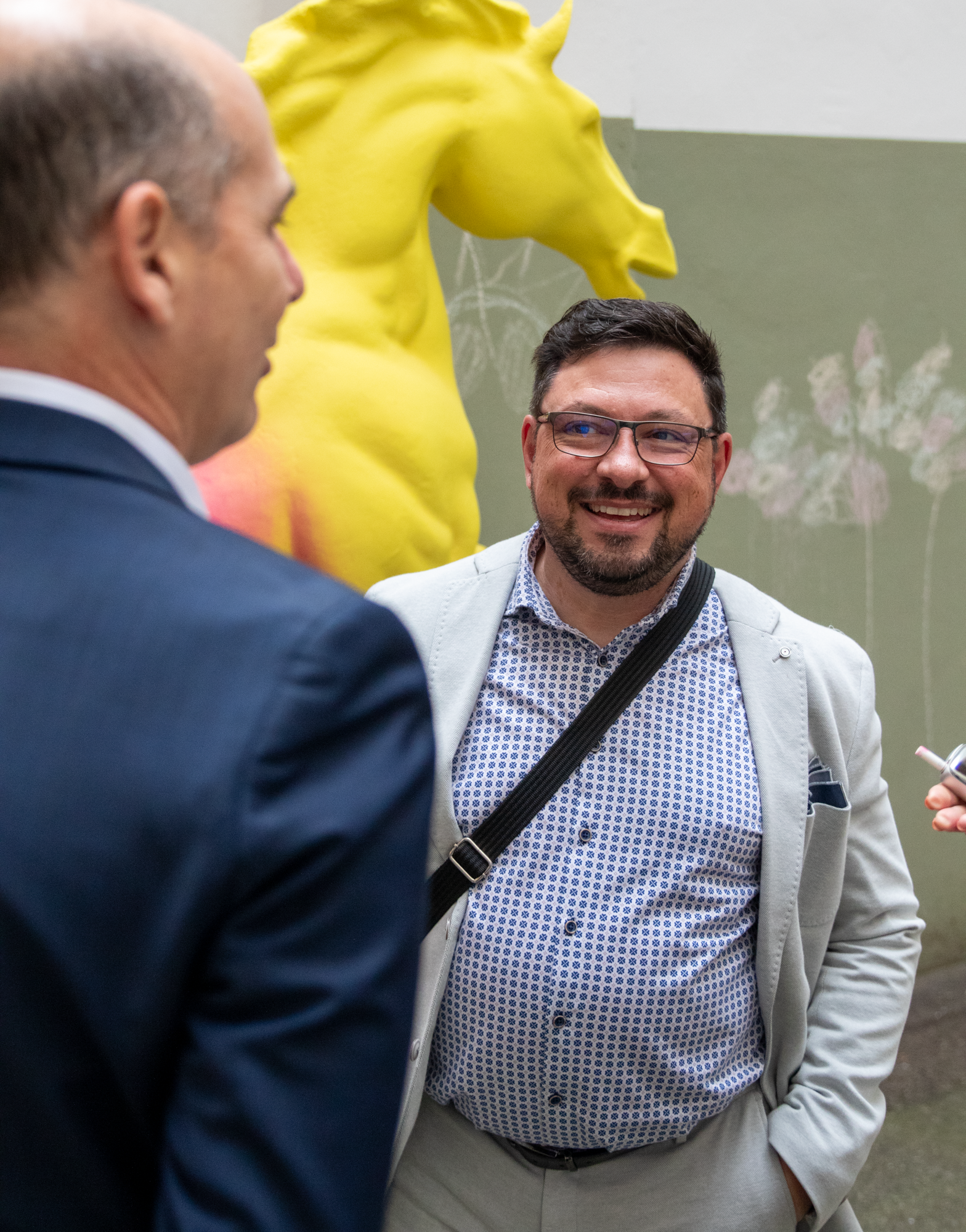 Nahaufnahme vom Geschäftsführer der MVG und einem Trafikanten