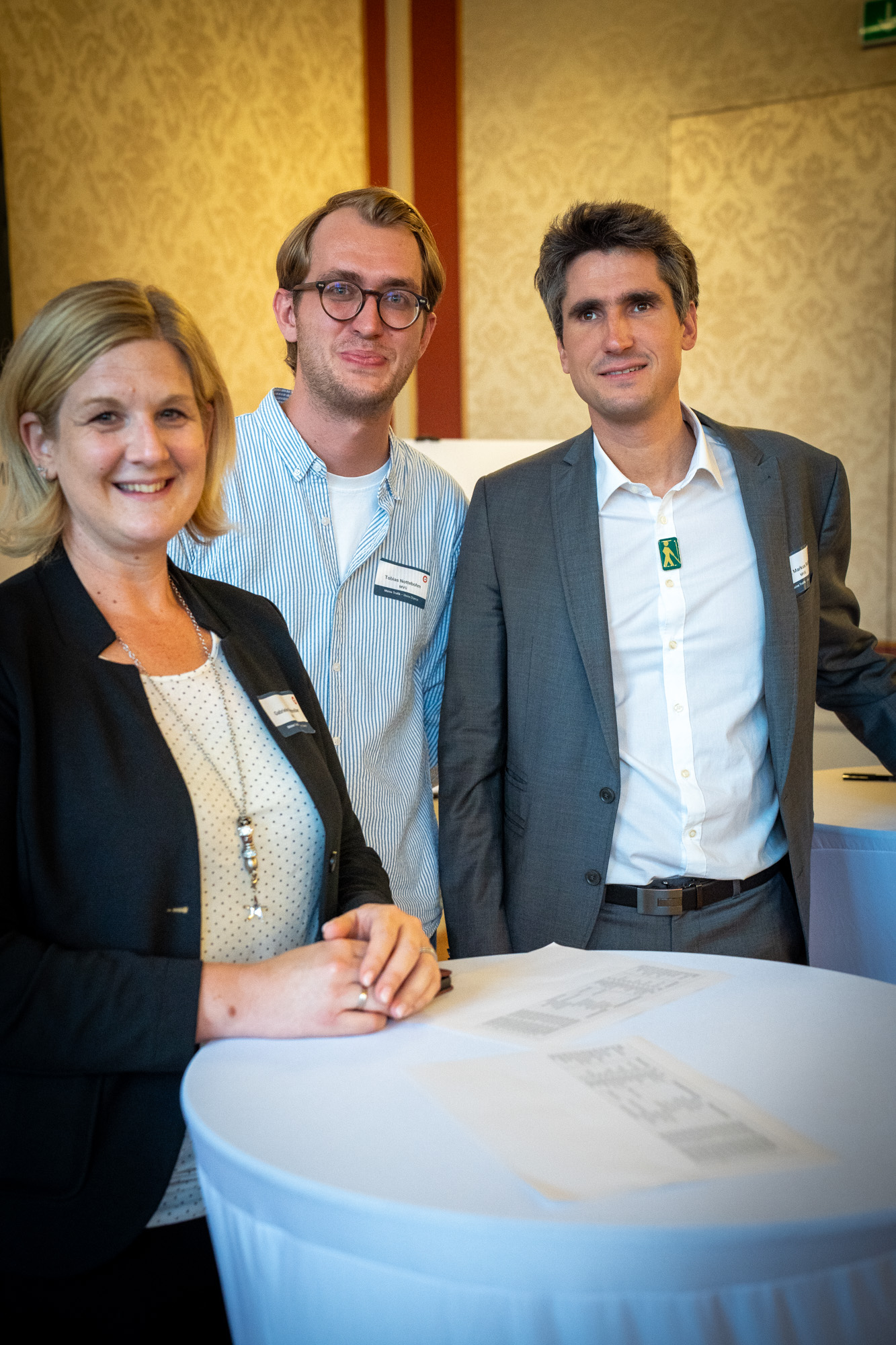 Monopolstellenleiter mit zwei Referenten 