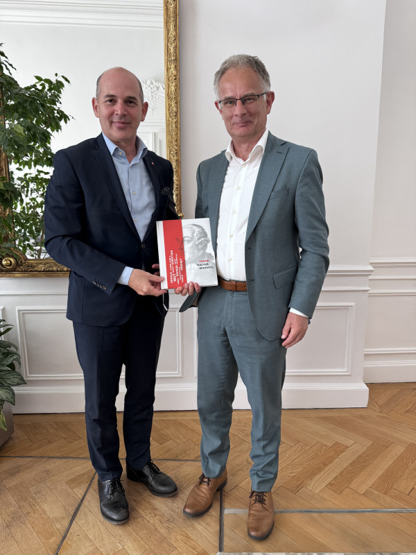 GF Hannes Hofer und Bundesminister für Finanzen Markus Marterbauer